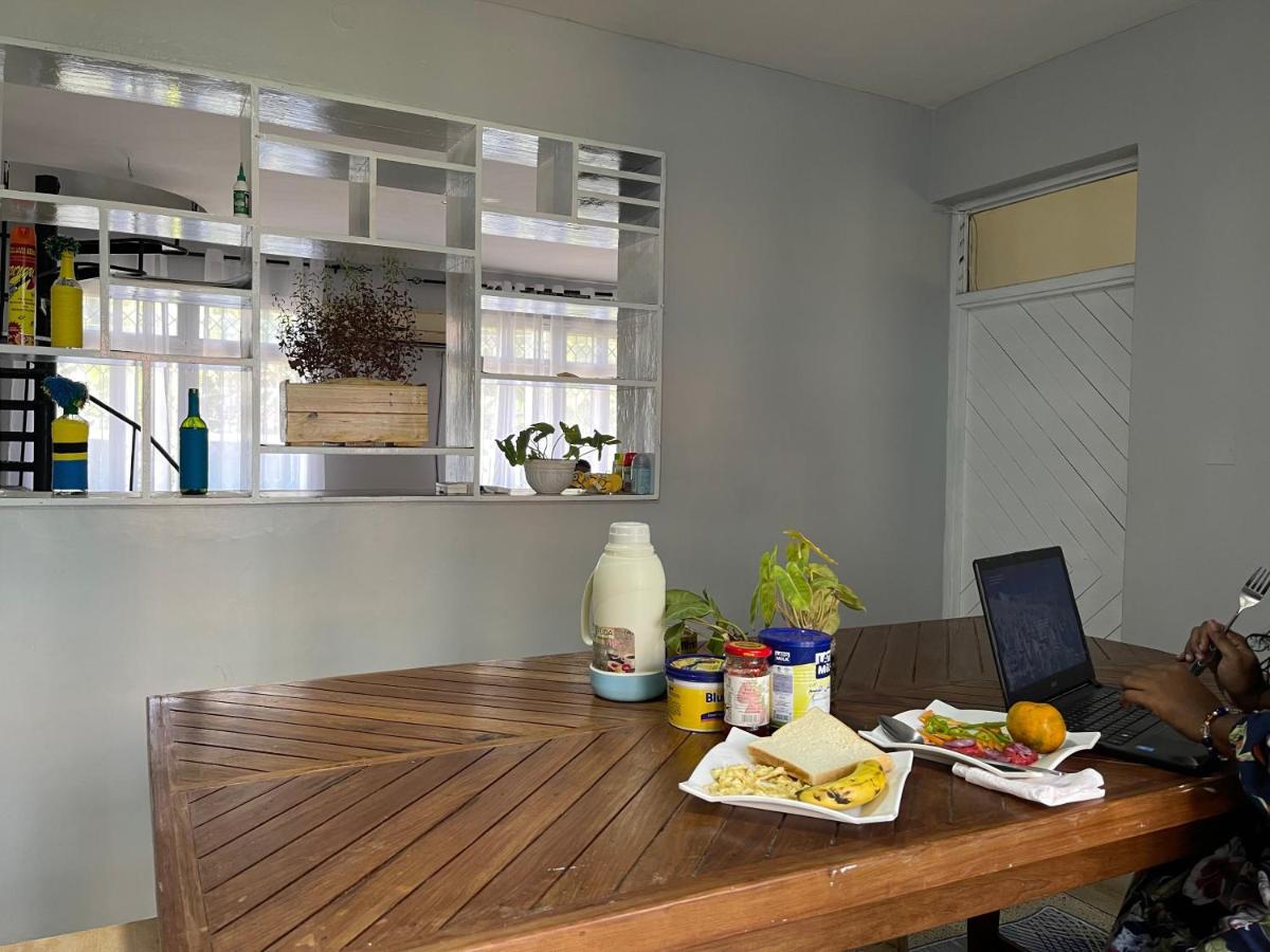 Gallivanters Hostel Dar es Salaam Extérieur photo